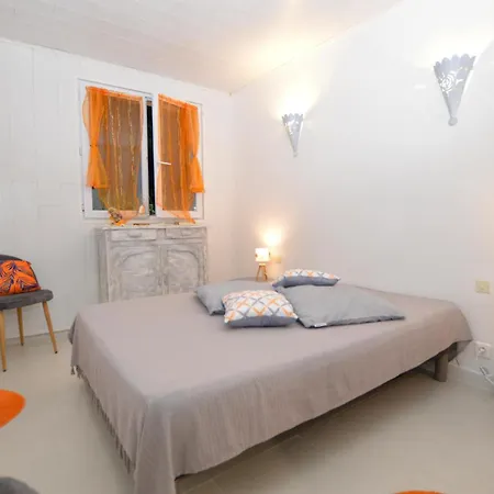 Lägenhet 1 Bedroom Lovely In Propriano (Corsica)