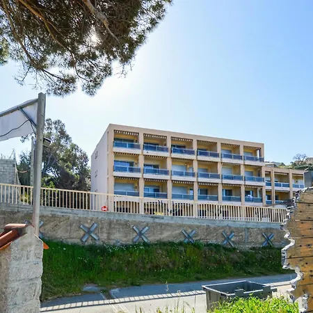 Apartment 1 Bedroom Lovely In *