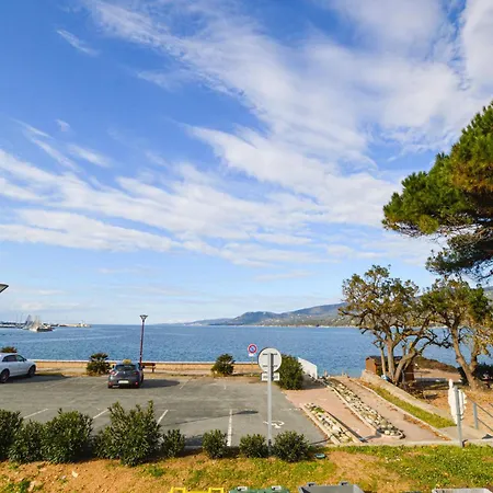 Apartment 1 Bedroom Lovely In *